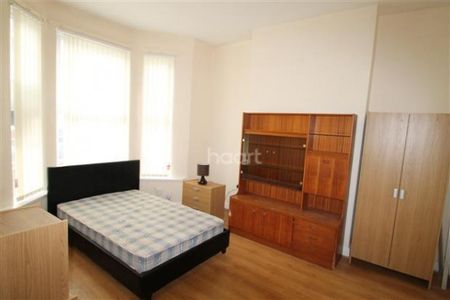 TO LET, 6 BEDROOM HOUSE - Photo 5