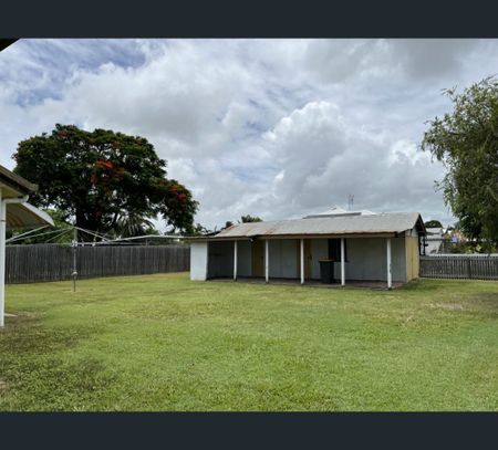 15 Keith Hamilton Street, West Mackay, Qld 4740 - Photo 2
