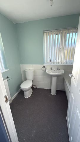 3 bedroom semi-detached house to rent - Photo 5