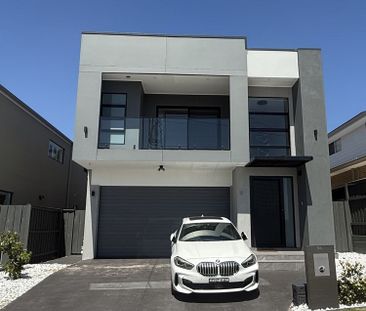 BEAUTIFUL QUALITY HOME!! - Photo 1