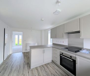 3 bedroom semi-detached house to rent - Photo 6