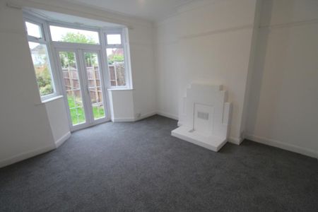 3 bedroom semi-detached house to rent - Photo 2