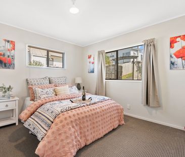 Totara Vale, 3bedroom - Photo 2