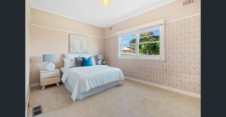 Three Bedroom Home in Prime Mitcham Location - Photo 4