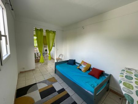 Appartement T2 PROCHE FOUILLOLE - Photo 2