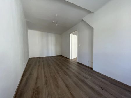 Traumhafte 2 Zimmer Dachgeschoßwohnung - Erstbezug nach Komplettsanierung - Photo 3