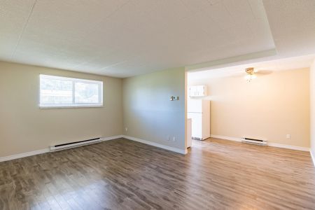 Cambridge Heights Apartments - ALL INCLUSIVE - Photo 3