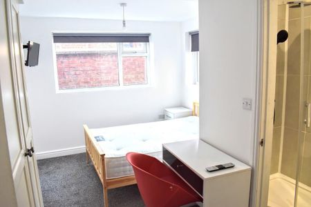4 bedroom terraced house to rent - Photo 4