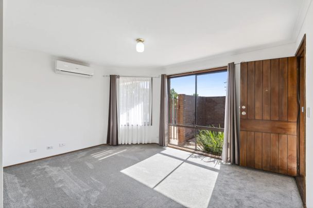 Single level townhouse in a small complex - Photo 1