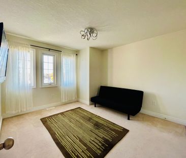 For Lease - 996 Booth Avenue Unit# (Upper), Innisfil, Ontario - Photo 1