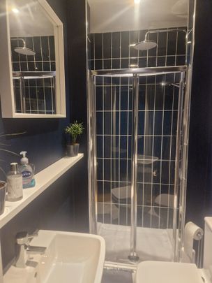 Room in a Shared House, Zermatt Road, CR7 - Photo 1