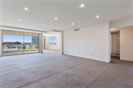 706/63 Crown Street, Woolloomooloo - Photo 2