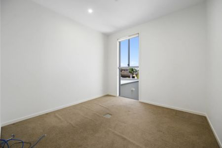 18 Ferrymans Court – Luxury Waterfront Living in One of River Links' Finest Locations - Photo 4