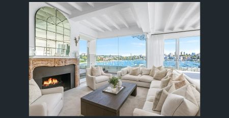 Luxury Waterfront Living with World-Class Harbour Views - Photo 3
