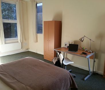 2 Bedroom Flat To Rent in Nottingham - Photo 3