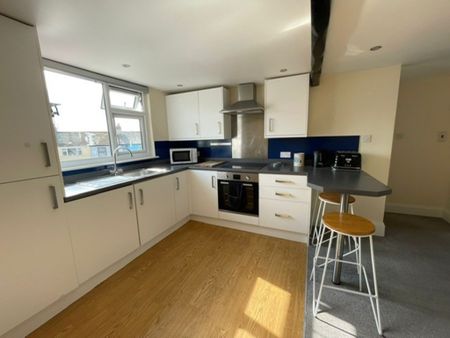 2 bed apartment to rent in Northumberland Place, Teignmouth, TQ14 - Photo 3