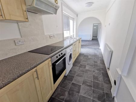 3 bedroom terraced house to rent - Photo 4