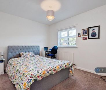 3 bedroom semi-detached house to rent - Photo 3