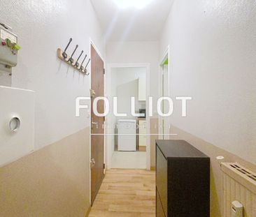 Charmant f1 meublé, rive droite, en résidence sécurisée - Photo 2