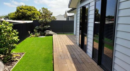 EXECUTIVE 3 BEDROOM RESIDENCE - Photo 2