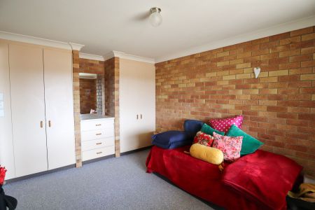 NEAT AND TIDY UNIT - Photo 4