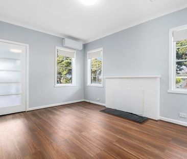 Freshly updated 3 Bedroom home - Photo 6