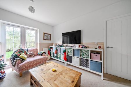 4 bedroom detached house to rent - Photo 4