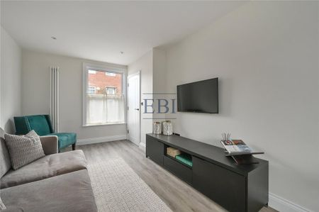 3 bedroom terraced house to rent - Photo 3