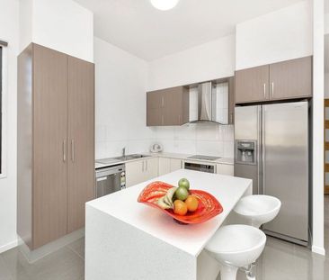 LOW MAINTENANCE AND READY FOR YOU! - Photo 2