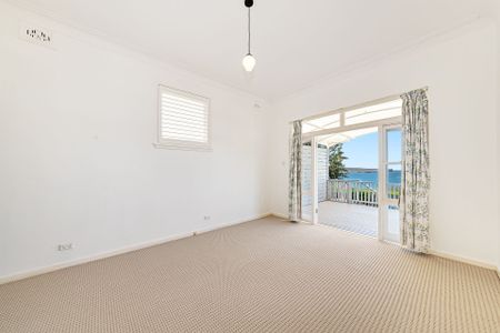 Elevated Balmoral Slopes Residence with Self-Contained Flat and Sweeping Beach Views - Photo 4