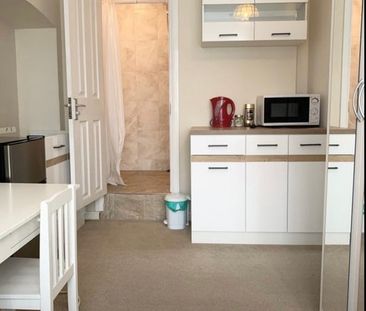 Studio Flat, Colindale Avenue, NW9 - Photo 3