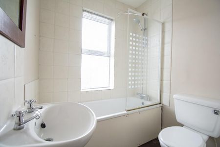 5 bedroom detached house to rent - Photo 5