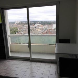 Location Appartement 2 pièces 59m² ANGOULEME 16000 - Photo 2