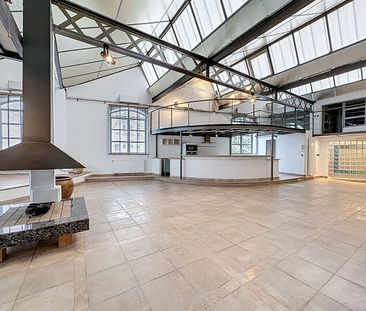 Location Appartement 5 pièces 206m² LYON 3ème - Photo 2