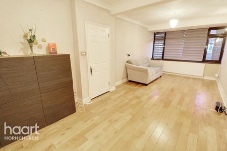 4 bedroom terraced house to rent - Photo 4