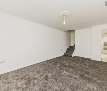 2 bedroom mews to rent - Photo 2