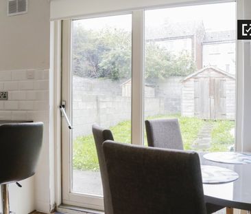 Bed for rent in 4-bedroom house, Stoneybatter, Dublin - Photo 1