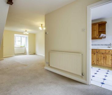 3 bedroom end of terrace house to rent - Photo 3