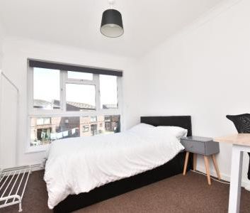 Russet Grove, Eaton, NR4 - Photo 3