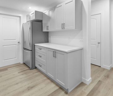 Edmonton Unfurnished apartment Rental in Glenridding Ravine - Brigh... - Photo 1