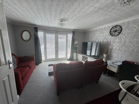 ParkGardens, SUTTON-IN-ASHFIELD - Photo 1