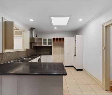 Charming Home in the Heart of Windsor - Photo 4