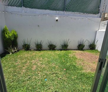 Casa en renta dentro de coto en Jardín Real - Photo 3