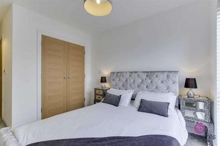 Royal Engineers Way, Mill Hill East, NW7 - Photo 2