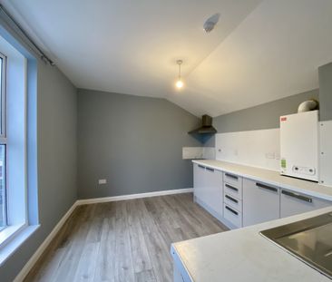 Updated and Refurbished Duplex Flat to Rent in Great Yarmouth - Photo 2