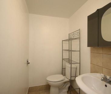 For Lease - 2555 Iris Street Unit# B, Parkway Park - Queensway Terr... - Photo 1