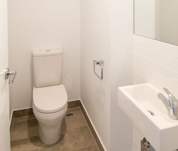 DESIGNER RESIDENCE FOR RENT - Photo 3