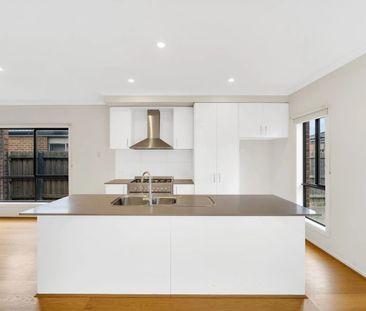 Spacious 4-Bedroom Home in Wollert - Photo 1