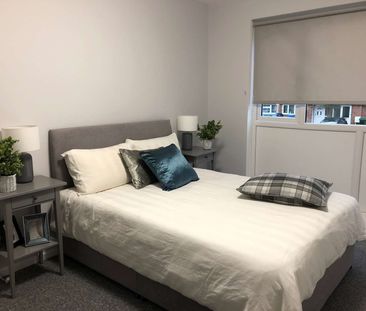 Farnham Close Room 1 - Photo 1