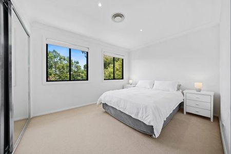 Modern Family Living at Its Best! - Photo 4